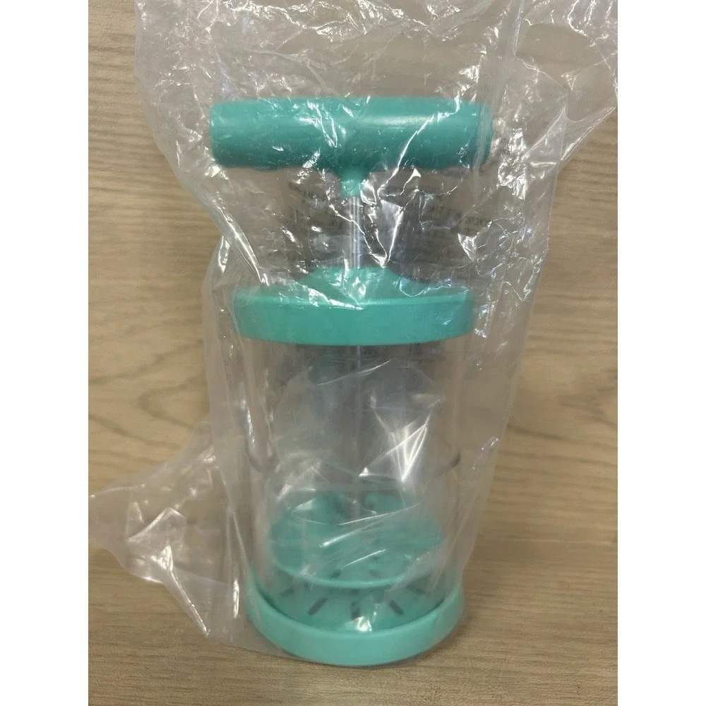 New Pampered Chef Whipped Cream Maker Dispenser Turquoise Sealed No Box